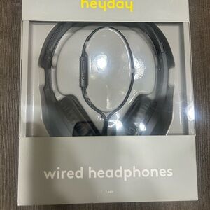 Heyday Gray Wired Headphones Packaging